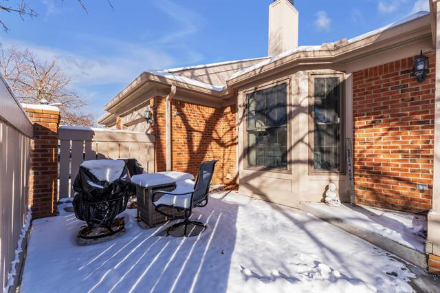 Builiding view three for 7156 Sturnbridge, West Bloomfield, MI. 48322