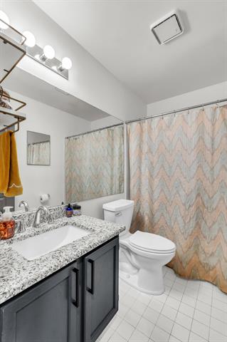 Builiding view twenty one for 7156 Sturnbridge, West Bloomfield, MI. 48322