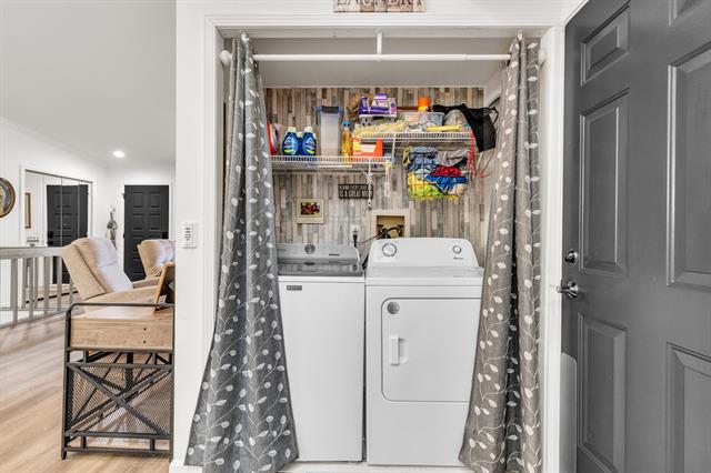 Builiding view twenty for 7156 Sturnbridge, West Bloomfield, MI. 48322