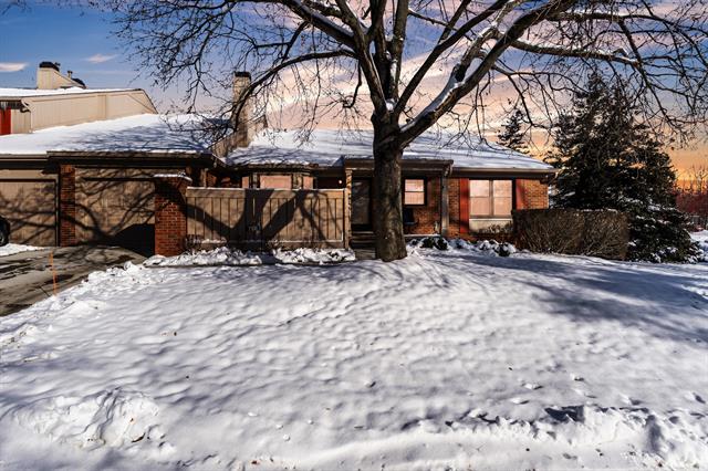 front view for 7156 Sturnbridge, West Bloomfield, Mi. 48322