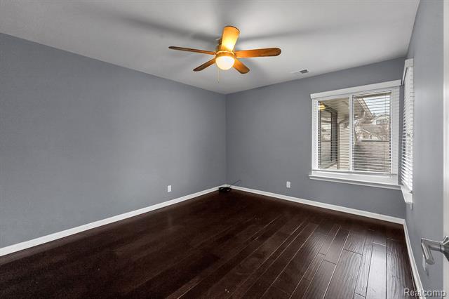 Builiding view sixteen for 7258 Creeks Bend, West Bloomfield, MI. 48322