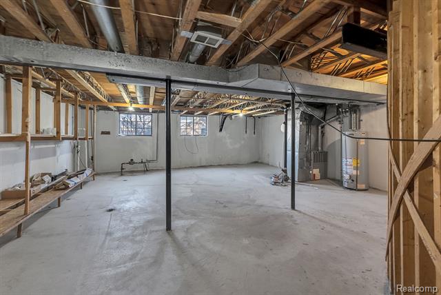 Builiding view thirty five for 7258 Creeks Bend, West Bloomfield, MI. 48322