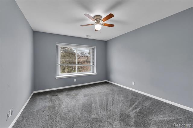 Builiding view thirty one for 7258 Creeks Bend, West Bloomfield, MI. 48322