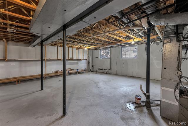 Builiding view thirty six for 7258 Creeks Bend, West Bloomfield, MI. 48322