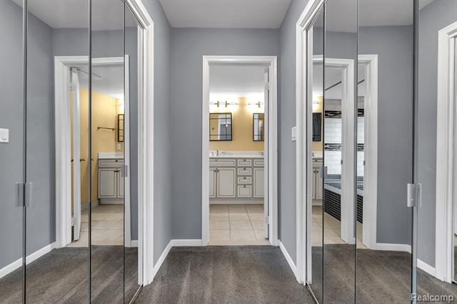 Builiding view twenty eight for 7258 Creeks Bend, West Bloomfield, MI. 48322