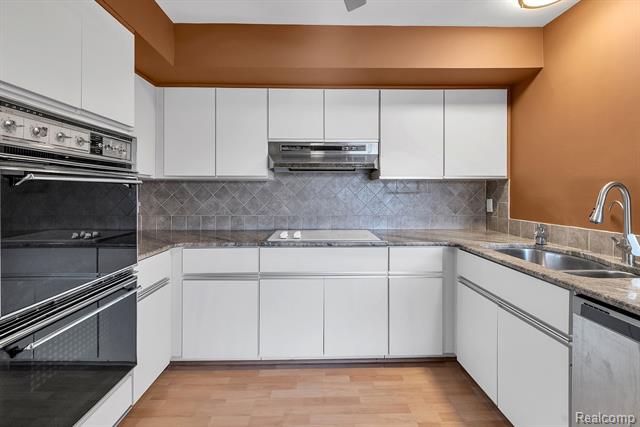 Builiding view twenty two for 7258 Creeks Bend, West Bloomfield, MI. 48322