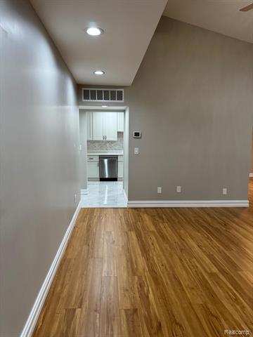 Builiding view eight for 7490 Brynmawr, West Bloomfield, MI. 48322