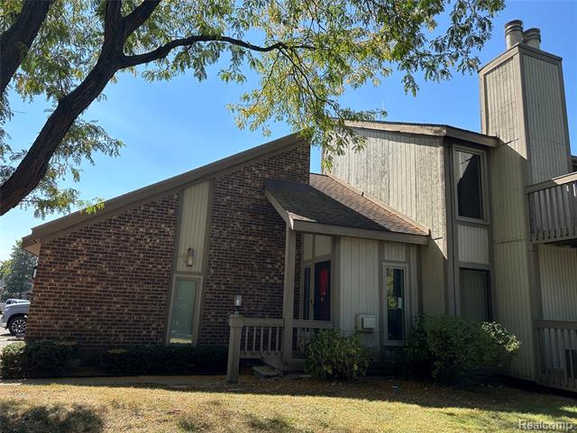 Builiding view one for 7490 Brynmawr, West Bloomfield, MI. 48322