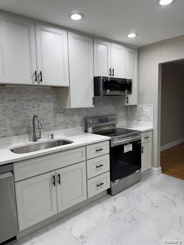 Builiding view seventeen for 7490 Brynmawr, West Bloomfield, MI. 48322