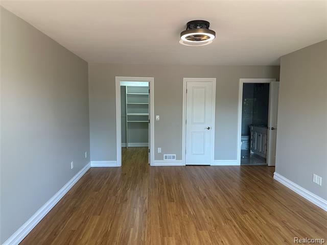 Builiding view thirty nine for 7490 Brynmawr, West Bloomfield, MI. 48322