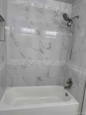 Builiding view thirty one for 7490 Brynmawr, West Bloomfield, MI. 48322