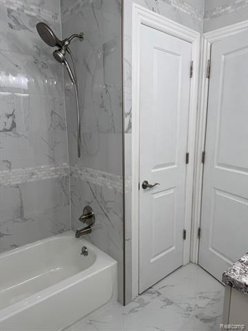 Builiding view thirty two for 7490 Brynmawr, West Bloomfield, MI. 48322