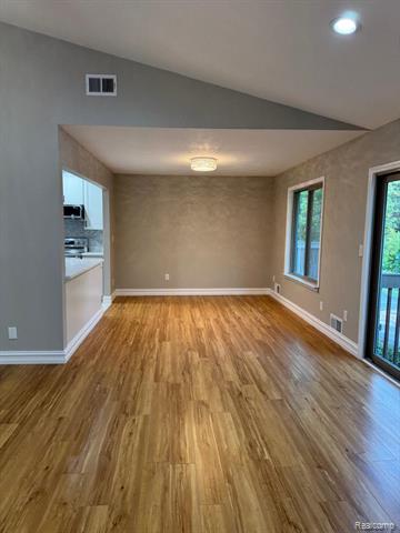 Builiding view twelve for 7490 Brynmawr, West Bloomfield, MI. 48322