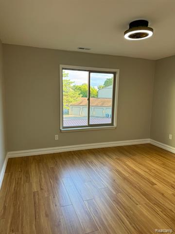 Builiding view twenty five for 7490 Brynmawr, West Bloomfield, MI. 48322