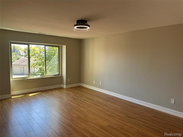 Builiding view twenty four for 7490 Brynmawr, West Bloomfield, MI. 48322