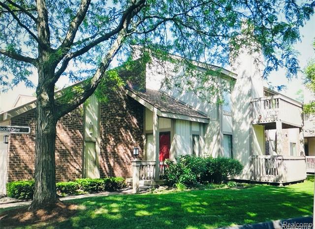 Builiding view two for 7490 Brynmawr, West Bloomfield, MI. 48322