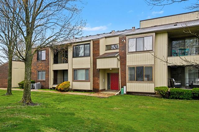 Builiding view twenty eight for 7408 Vassar, West Bloomfield, MI. 48322