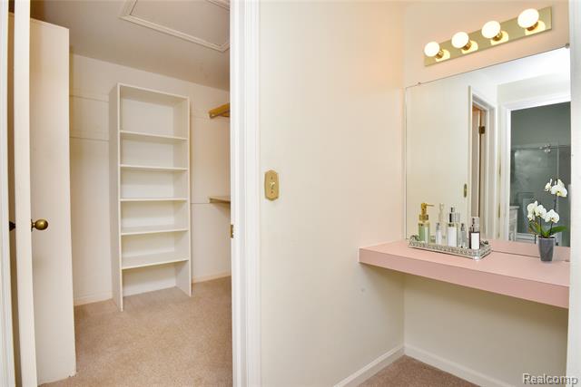 Builiding view eighteen for 7296 Green Farm, West Bloomfield, MI. 48322