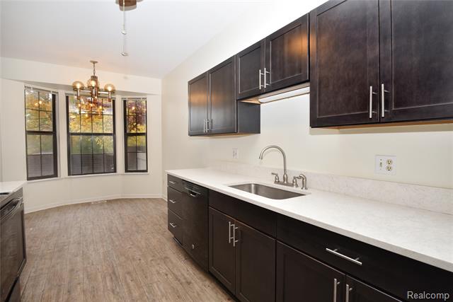 Builiding view eleven for 7296 Green Farm, West Bloomfield, MI. 48322