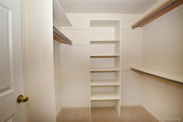 Builiding view nineteen for 7296 Green Farm, West Bloomfield, MI. 48322