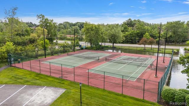 Builiding view twenty nine for 7296 Green Farm, West Bloomfield, MI. 48322