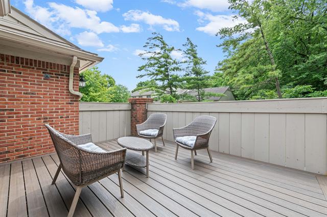 Builiding view seven for 7256 Green Farm, West Bloomfield, MI. 48322