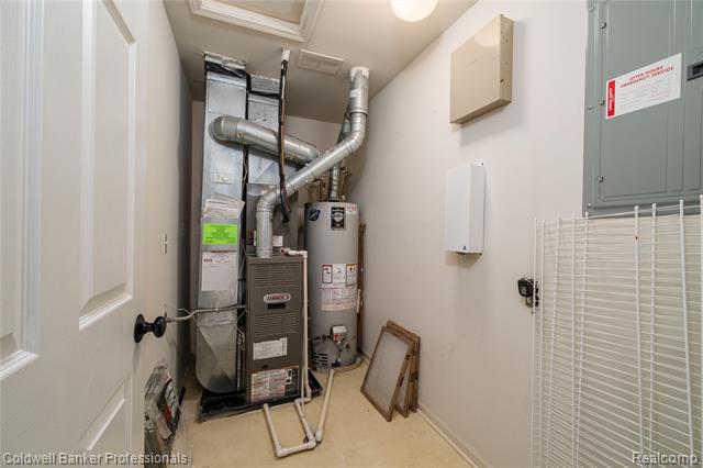 Builiding view eighteen for 2104 Trailway, Walled Lake, MI. 48390