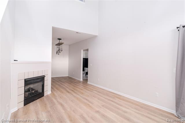 Builiding view four for 2104 Trailway, Walled Lake, MI. 48390