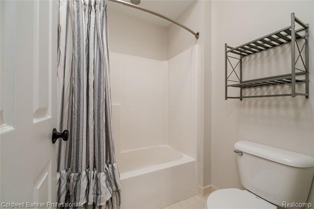 Builiding view seventeen for 2104 Trailway, Walled Lake, MI. 48390