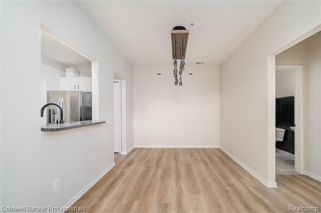 Builiding view six for 2104 Trailway, Walled Lake, MI. 48390