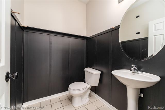 Builiding view thirteen for 2104 Trailway, Walled Lake, MI. 48390