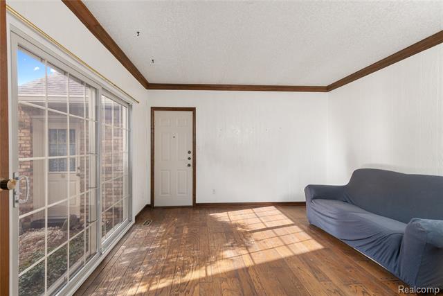 Builiding view fifteen for 6906 Pebblecreek Woods, West Bloomfield, MI. 48322