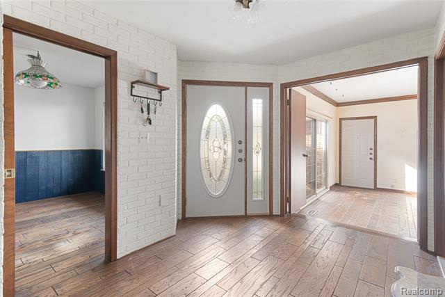 Builiding view three for 6906 Pebblecreek Woods, West Bloomfield, MI. 48322