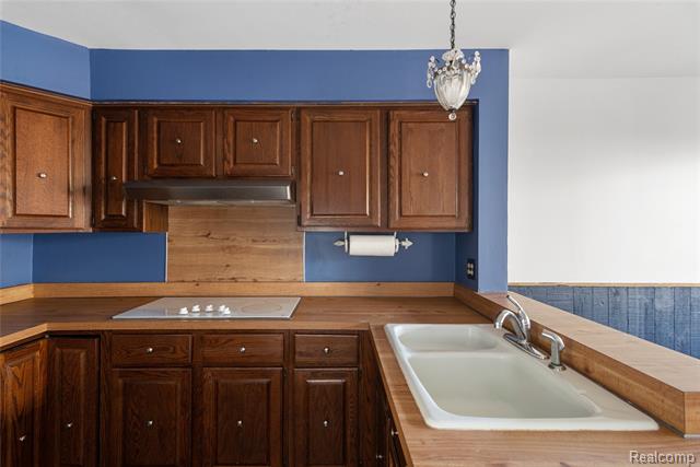 Builiding view twelve for 6906 Pebblecreek Woods, West Bloomfield, MI. 48322