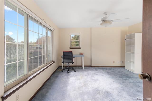 Builiding view twenty nine for 6906 Pebblecreek Woods, West Bloomfield, MI. 48322