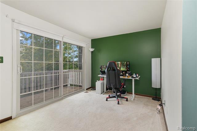 Builiding view twenty two for 6906 Pebblecreek Woods, West Bloomfield, MI. 48322