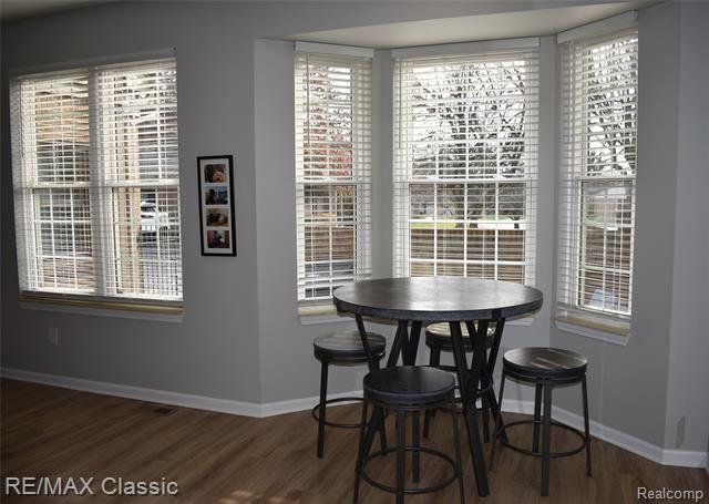 Builiding view five for 29424 Regents Pointe, Farmington, MI. 48331