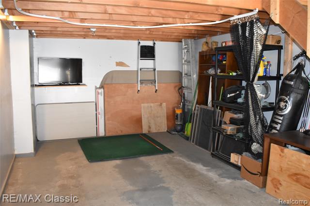 Builiding view forty five for 29424 Regents Pointe, Farmington, MI. 48331