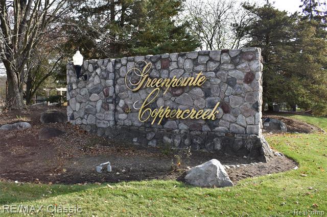 Builiding view forty nine for 29424 Regents Pointe, Farmington, MI. 48331