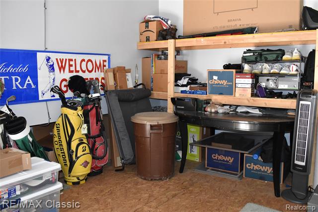 Builiding view forty six for 29424 Regents Pointe, Farmington, MI. 48331