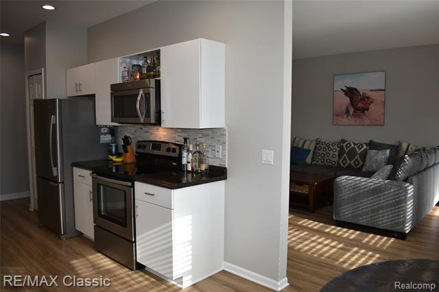 Builiding view fourteen for 29424 Regents Pointe, Farmington, MI. 48331