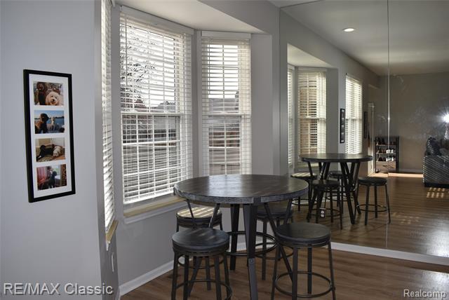 Builiding view six for 29424 Regents Pointe, Farmington, MI. 48331