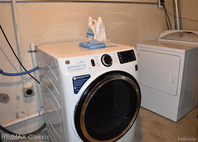 Builiding view thirty five for 29424 Regents Pointe, Farmington, MI. 48331