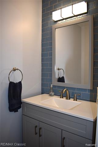 Builiding view twelve for 29424 Regents Pointe, Farmington, MI. 48331