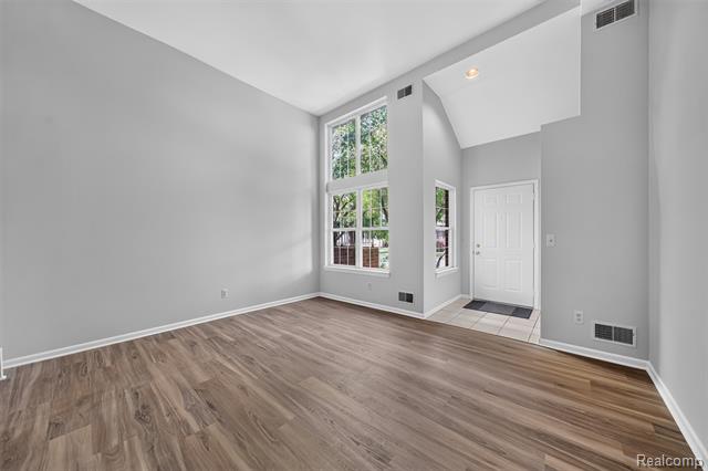 Builiding view four for 141 W Kenilworth, Royal Oak, MI. 48067