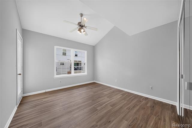 Builiding view ten for 141 W Kenilworth, Royal Oak, MI. 48067