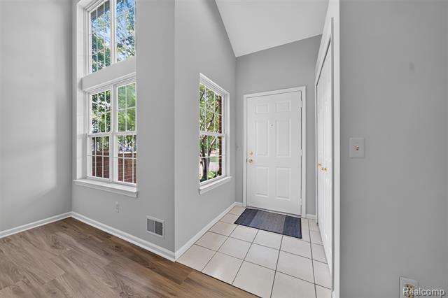 Builiding view three for 141 W Kenilworth, Royal Oak, MI. 48067