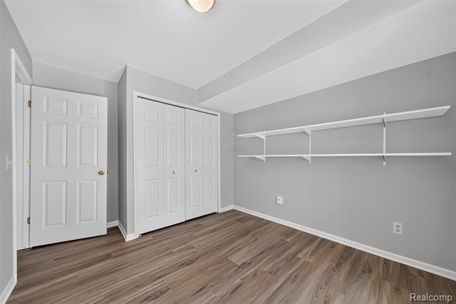 Builiding view twelve for 141 W Kenilworth, Royal Oak, MI. 48067