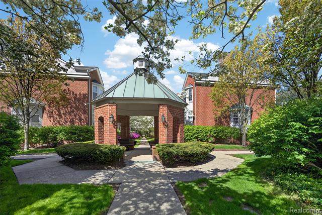 Builiding view twenty three for 141 W Kenilworth, Royal Oak, MI. 48067