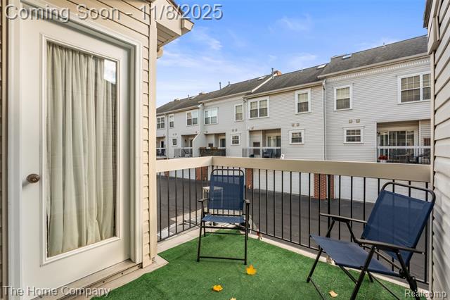 Builiding view twenty four for 175 W Kenilworth, Royal Oak, MI. 48067